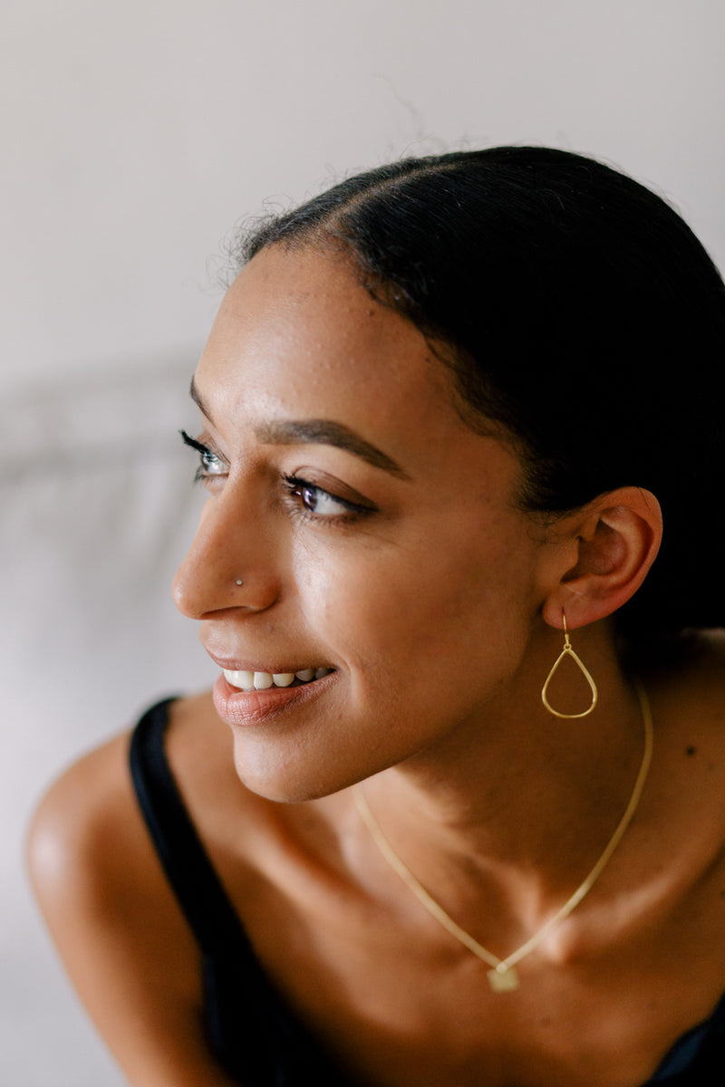 Marguerite teardrop loop earrings in 18k gold plated sterling silver – classic and elegant design