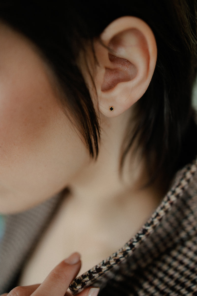 Cécily dainty 2mm gold stud earrings with secure ball screw back

