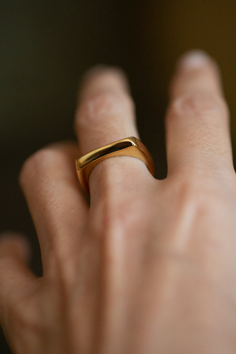 Stéphanie 18K Gold Plated Stainless Steel Bevel Ring Elegant Comfortable Jewelry