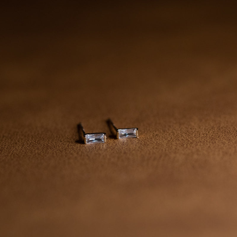 Le Rectangle 14k solid gold rectangular stud earrings with cubic zirconia – elegant everyday sparkle